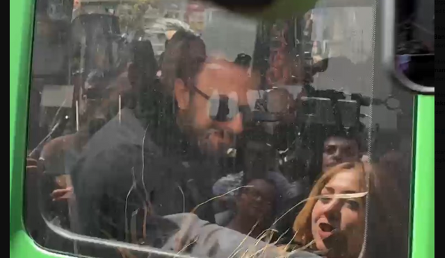 Tarkan mezarlığa ağlayarak götürdü! Annesi Neşe Tevetoğlu'nun cenaze aracına binince... - Resim: 0