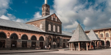 Diyarbakir8217da-Saganak-Yagis-Felaketi-Ambar-Cayi-Tasti-Bismil-Sular-Altinda-featured