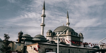 Trabzon8217da-Imamoglu-Afisleri-Krizi-IBB8217den-Sert-Tepki-featured